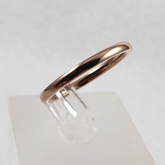 2mm Rose Gold Titanium Band - Picture 4 of 8